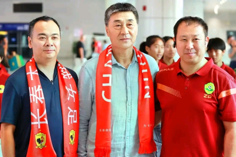 yIqXi
